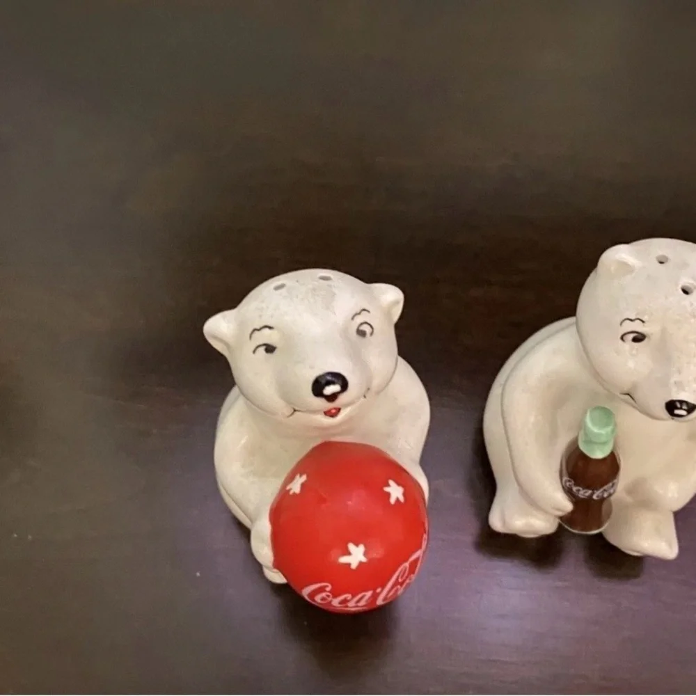 Vintage Coca Cola Polar Bear Salt and Pepper Shakers Set Ceramic Holiday Decor